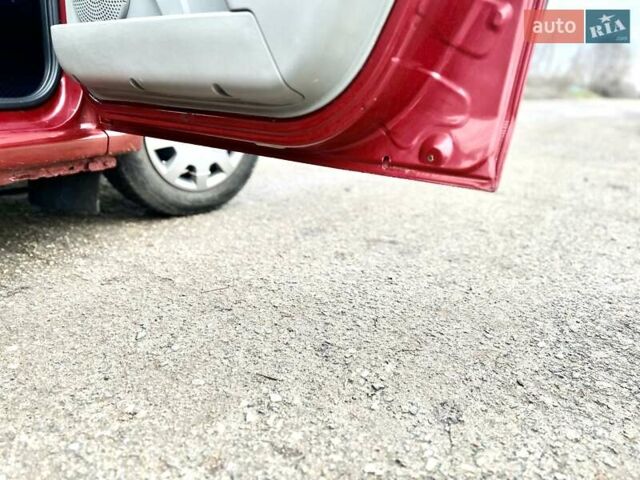 Красный Дачия Logan MCV, объемом двигателя 1.6 л и пробегом 175 тыс. км за 5200 $, фото 6 на Automoto.ua
