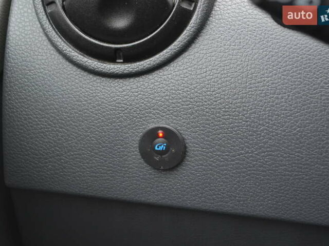 Красный Дачия Logan MCV, объемом двигателя 1.6 л и пробегом 192 тыс. км за 4900 $, фото 33 на Automoto.ua