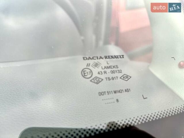 Красный Дачия Logan MCV, объемом двигателя 1.6 л и пробегом 175 тыс. км за 5200 $, фото 14 на Automoto.ua