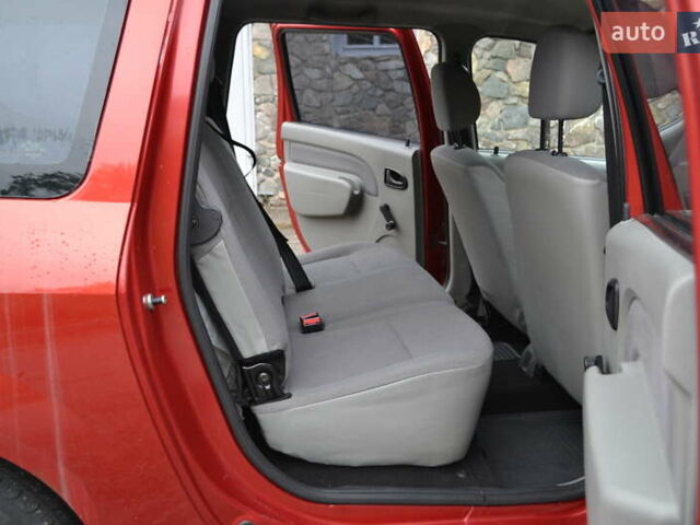 Красный Дачия Logan MCV, объемом двигателя 1.6 л и пробегом 192 тыс. км за 4900 $, фото 25 на Automoto.ua