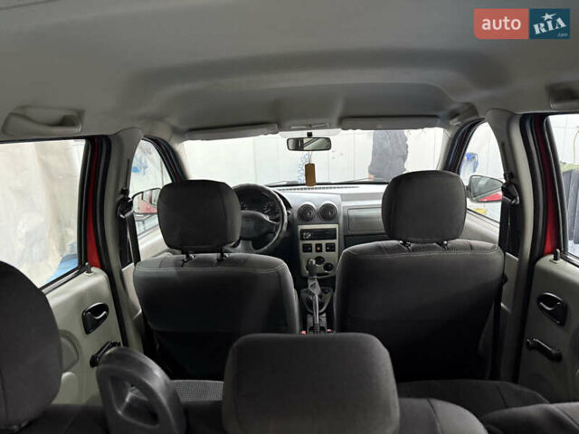 Дачия Logan MCV 2009 в Днепре (Днепропетровске) на Automoto.ua Красный Дачия Logan MCV, объемом двигателя 1.39 л и пробегом 213 тыс. км за 4200 $, фото 30 на Automoto.ua