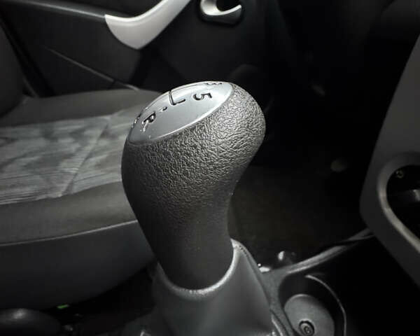 Червоний Дачія Logan MCV, об'ємом двигуна 1.6 л та пробігом 174 тис. км за 5999 $, фото 11 на Automoto.ua