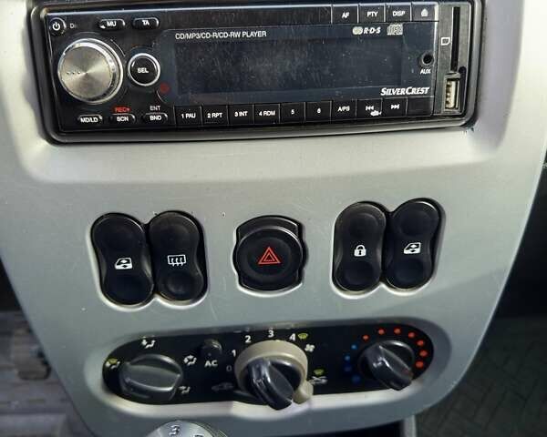 Червоний Дачія Logan MCV, об'ємом двигуна 1.6 л та пробігом 263 тис. км за 5500 $, фото 24 на Automoto.ua