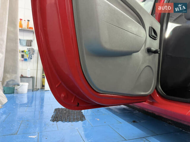 Дачия Logan MCV 2009 в Днепре (Днепропетровске) на Automoto.ua Красный Дачия Logan MCV, объемом двигателя 1.39 л и пробегом 213 тыс. км за 4200 $, фото 12 на Automoto.ua