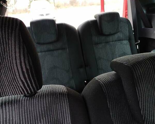 Красный Дачия Logan MCV, объемом двигателя 1.6 л и пробегом 159 тыс. км за 5850 $, фото 2 на Automoto.ua