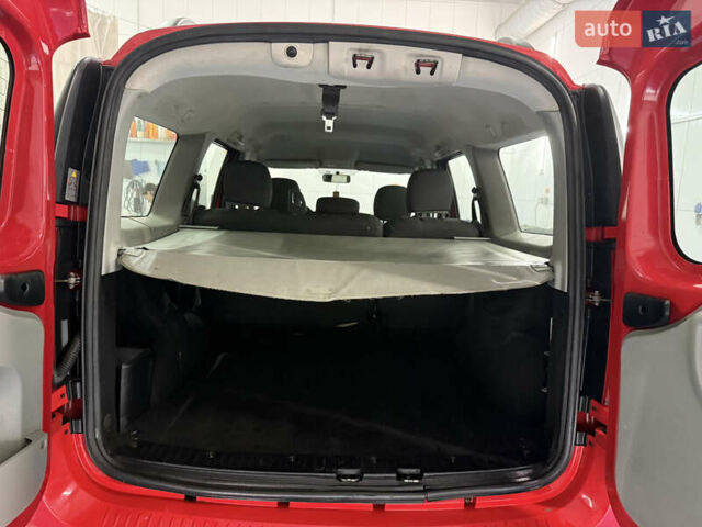 Дачия Logan MCV 2009 в Днепре (Днепропетровске) на Automoto.ua Красный Дачия Logan MCV, объемом двигателя 1.39 л и пробегом 213 тыс. км за 4200 $, фото 29 на Automoto.ua