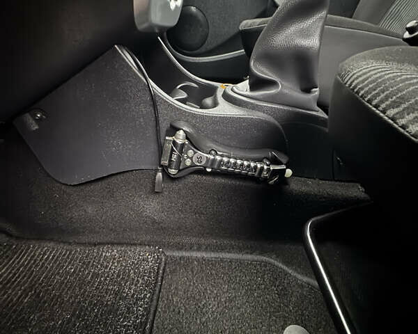 Червоний Дачія Logan MCV, об'ємом двигуна 1.6 л та пробігом 174 тис. км за 5999 $, фото 17 на Automoto.ua