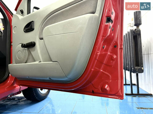 Дачия Logan MCV 2009 в Днепре (Днепропетровске) на Automoto.ua Красный Дачия Logan MCV, объемом двигателя 1.39 л и пробегом 213 тыс. км за 4200 $, фото 10 на Automoto.ua