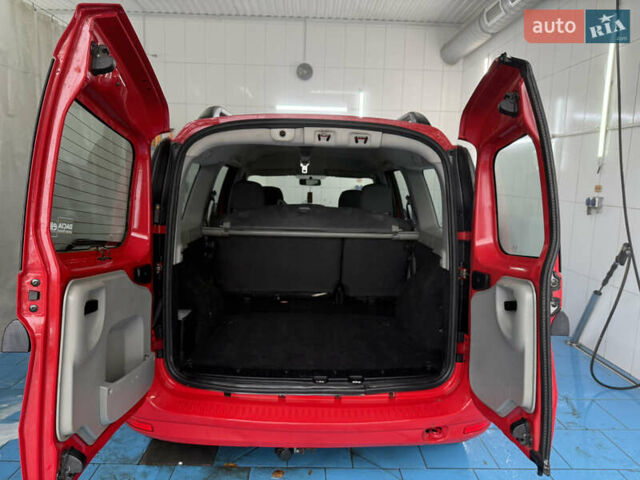 Дачия Logan MCV 2009 в Днепре (Днепропетровске) на Automoto.ua Красный Дачия Logan MCV, объемом двигателя 1.39 л и пробегом 213 тыс. км за 4200 $, фото 25 на Automoto.ua