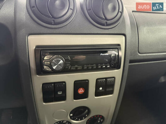 Дачия Logan MCV 2009 в Днепре (Днепропетровске) на Automoto.ua Красный Дачия Logan MCV, объемом двигателя 1.39 л и пробегом 213 тыс. км за 4200 $, фото 21 на Automoto.ua