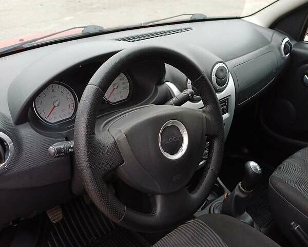 Красный Дачия Logan MCV, объемом двигателя 1.6 л и пробегом 159 тыс. км за 5850 $, фото 29 на Automoto.ua