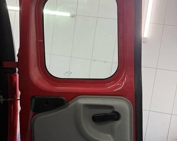 Дачия Logan MCV 2009 в Днепре (Днепропетровске) на Automoto.ua Красный Дачия Logan MCV, объемом двигателя 1.39 л и пробегом 213 тыс. км за 4200 $, фото 26 на Automoto.ua