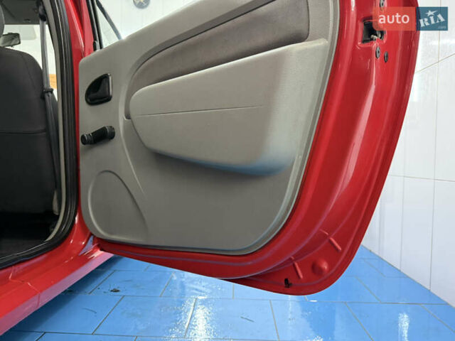 Дачия Logan MCV 2009 в Днепре (Днепропетровске) на Automoto.ua Красный Дачия Logan MCV, объемом двигателя 1.39 л и пробегом 213 тыс. км за 4200 $, фото 11 на Automoto.ua