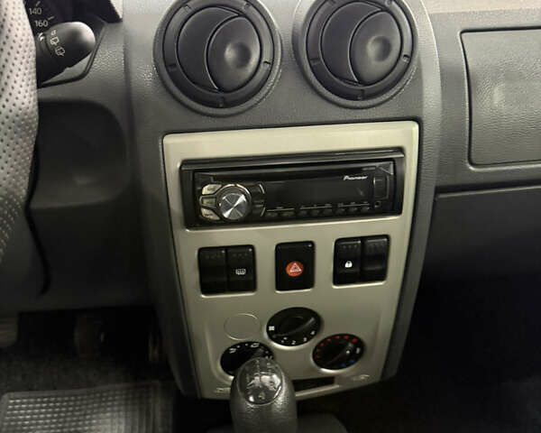 Дачия Logan MCV 2009 в Днепре (Днепропетровске) на Automoto.ua Красный Дачия Logan MCV, объемом двигателя 1.39 л и пробегом 213 тыс. км за 4200 $, фото 20 на Automoto.ua