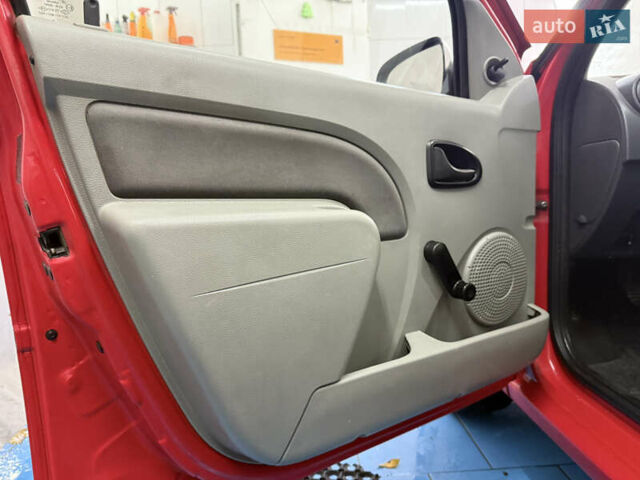 Дачия Logan MCV 2009 в Днепре (Днепропетровске) на Automoto.ua Красный Дачия Logan MCV, объемом двигателя 1.39 л и пробегом 213 тыс. км за 4200 $, фото 15 на Automoto.ua