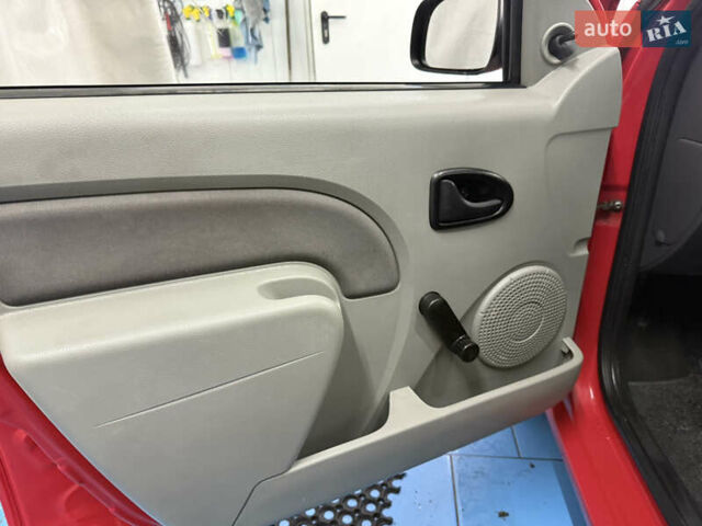 Дачия Logan MCV 2009 в Днепре (Днепропетровске) на Automoto.ua Красный Дачия Logan MCV, объемом двигателя 1.39 л и пробегом 213 тыс. км за 4200 $, фото 18 на Automoto.ua