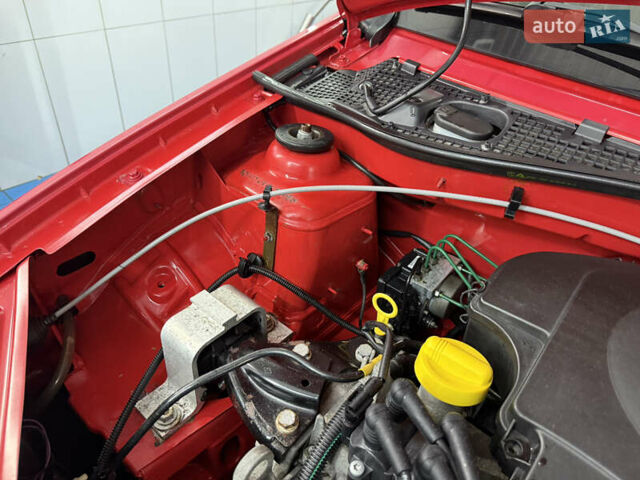 Дачия Logan MCV 2009 в Днепре (Днепропетровске) на Automoto.ua Красный Дачия Logan MCV, объемом двигателя 1.39 л и пробегом 213 тыс. км за 4200 $, фото 32 на Automoto.ua