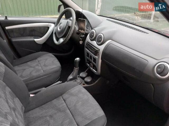 Червоний Дачія Logan MCV, об'ємом двигуна 1.6 л та пробігом 199 тис. км за 4950 $, фото 6 на Automoto.ua