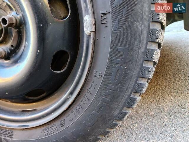 Красный Дачия Logan MCV, объемом двигателя 1.6 л и пробегом 360 тыс. км за 5400 $, фото 21 на Automoto.ua