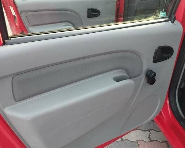 Красный Дачия Logan MCV, объемом двигателя 1.6 л и пробегом 131 тыс. км за 5300 $, фото 15 на Automoto.ua