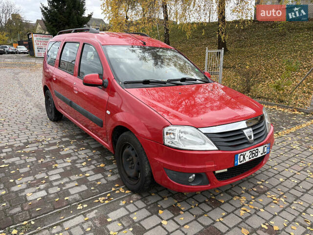 Дачия Logan MCV 2011 в Ровно на Automoto.ua Красный Дачия Logan MCV, объемом двигателя 1.6 л и пробегом 190 тыс. км за 5550 $, фото 3 на Automoto.ua