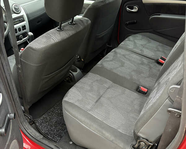 Дачия Logan MCV 2011 в Ровно на Automoto.ua Красный Дачия Logan MCV, объемом двигателя 1.6 л и пробегом 190 тыс. км за 5550 $, фото 11 на Automoto.ua