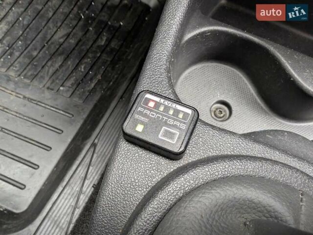 Красный Дачия Logan MCV, объемом двигателя 1.6 л и пробегом 243 тыс. км за 5999 $, фото 16 на Automoto.ua