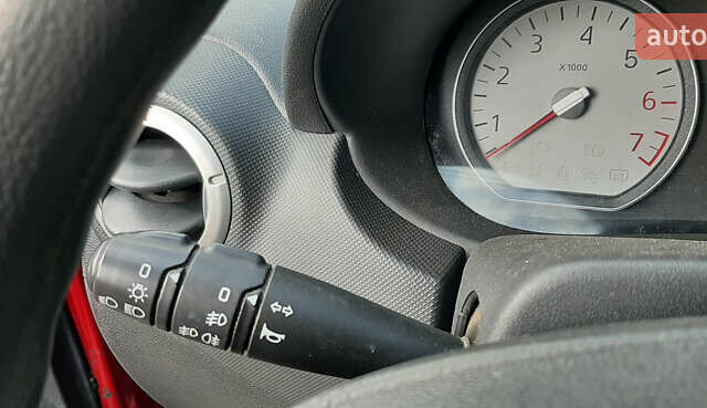 Красный Дачия Logan MCV, объемом двигателя 1.6 л и пробегом 178 тыс. км за 6650 $, фото 54 на Automoto.ua