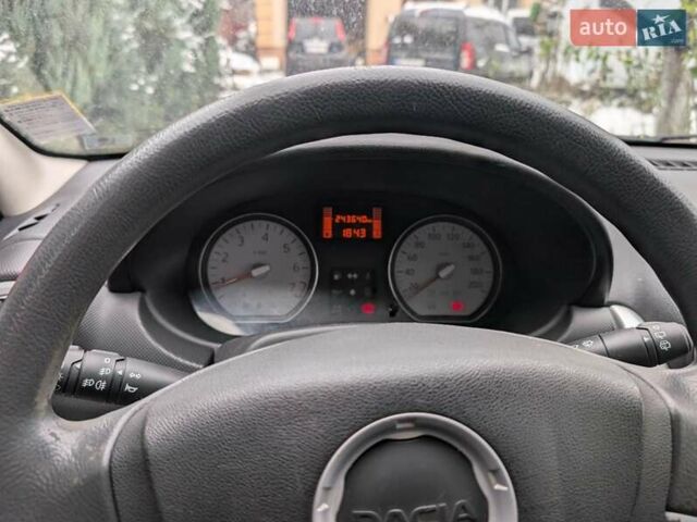 Красный Дачия Logan MCV, объемом двигателя 1.6 л и пробегом 243 тыс. км за 5999 $, фото 10 на Automoto.ua