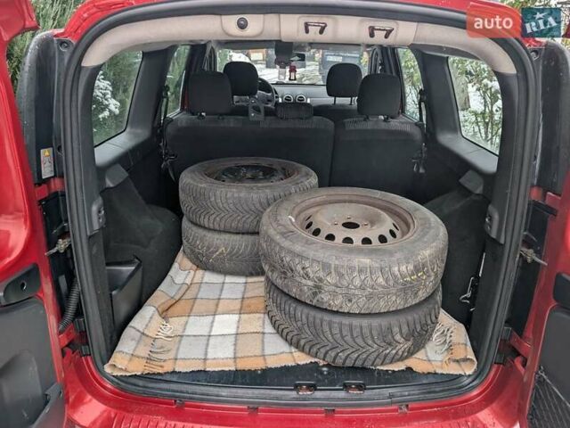 Красный Дачия Logan MCV, объемом двигателя 1.6 л и пробегом 243 тыс. км за 5999 $, фото 32 на Automoto.ua