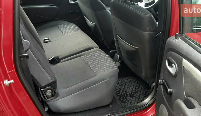 Красный Дачия Logan MCV, объемом двигателя 1.6 л и пробегом 178 тыс. км за 6650 $, фото 65 на Automoto.ua