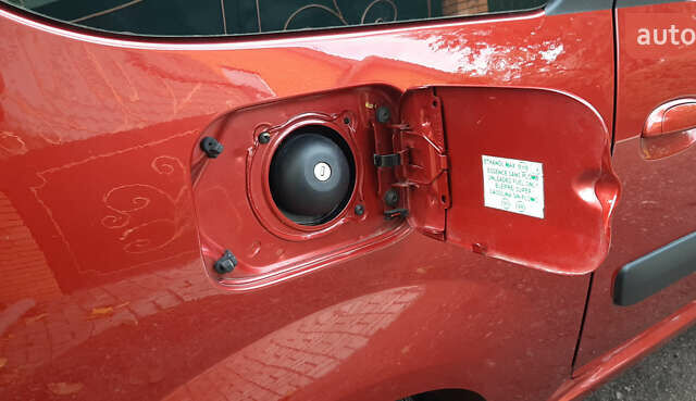 Красный Дачия Logan MCV, объемом двигателя 1.6 л и пробегом 178 тыс. км за 6650 $, фото 19 на Automoto.ua