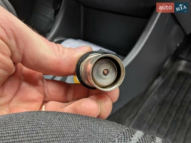 Красный Дачия Logan MCV, объемом двигателя 1.6 л и пробегом 243 тыс. км за 5999 $, фото 22 на Automoto.ua