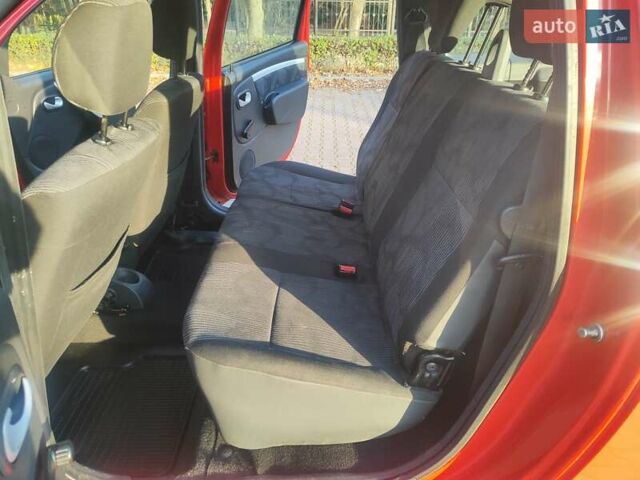 Красный Дачия Logan MCV, объемом двигателя 1.6 л и пробегом 190 тыс. км за 5700 $, фото 30 на Automoto.ua