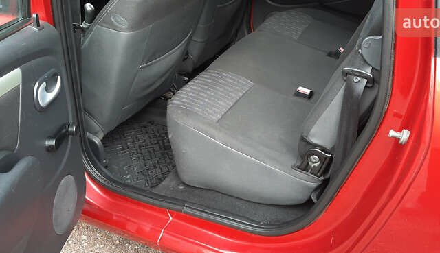 Дачия Logan MCV 2011 в Чернигове на Automoto.ua Красный Дачия Logan MCV, объемом двигателя 1.6 л и пробегом 178 тыс. км за 6650 $, фото 36 на Automoto.ua