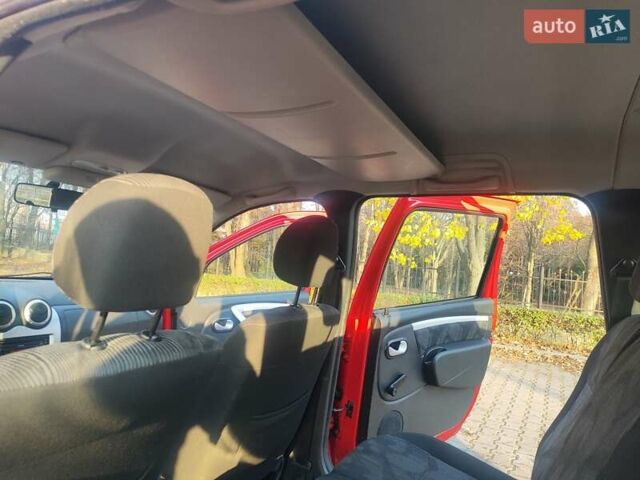 Красный Дачия Logan MCV, объемом двигателя 1.6 л и пробегом 190 тыс. км за 5700 $, фото 33 на Automoto.ua