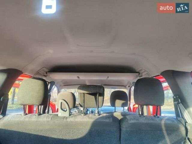 Красный Дачия Logan MCV, объемом двигателя 1.6 л и пробегом 190 тыс. км за 5700 $, фото 36 на Automoto.ua