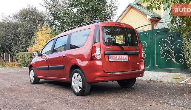 Красный Дачия Logan MCV, объемом двигателя 1.6 л и пробегом 178 тыс. км за 6650 $, фото 1 на Automoto.ua