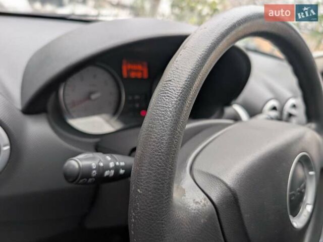 Красный Дачия Logan MCV, объемом двигателя 1.6 л и пробегом 243 тыс. км за 5999 $, фото 13 на Automoto.ua