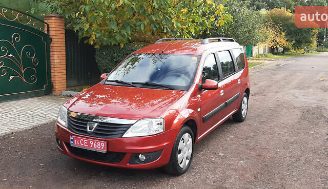 Красный Дачия Logan MCV, объемом двигателя 1.6 л и пробегом 178 тыс. км за 6650 $, фото 4 на Automoto.ua