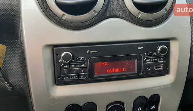 Дачия Logan MCV 2011 в Чернигове на Automoto.ua Красный Дачия Logan MCV, объемом двигателя 1.6 л и пробегом 178 тыс. км за 6650 $, фото 18 на Automoto.ua