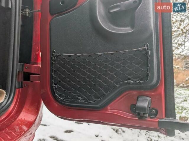 Красный Дачия Logan MCV, объемом двигателя 1.6 л и пробегом 243 тыс. км за 5999 $, фото 33 на Automoto.ua