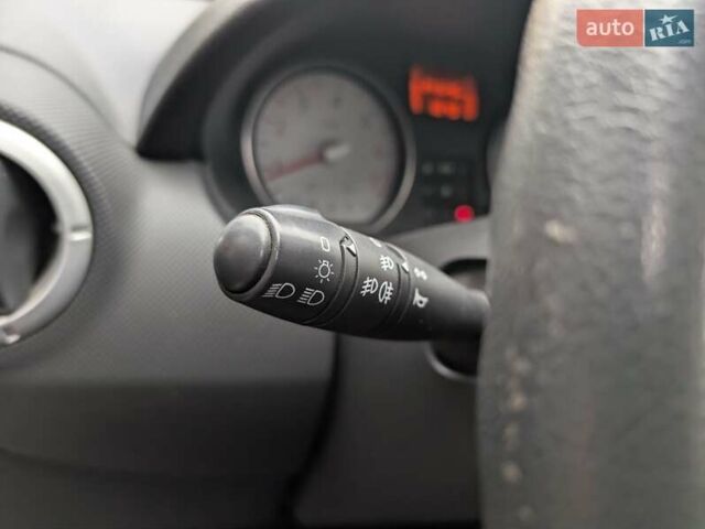 Красный Дачия Logan MCV, объемом двигателя 1.6 л и пробегом 243 тыс. км за 5999 $, фото 12 на Automoto.ua