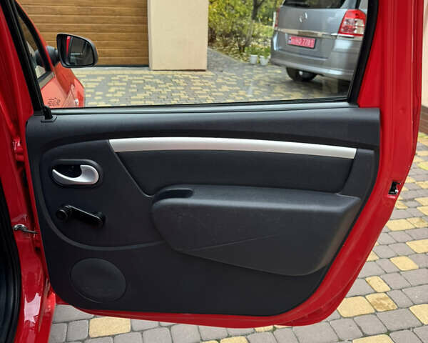 Дачия Logan MCV 2012 в Казатине на Automoto.ua Красный Дачия Logan MCV, объемом двигателя 1.6 л и пробегом 173 тыс. км за 6700 $, фото 56 на Automoto.ua