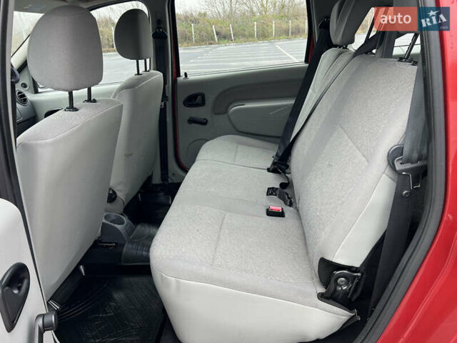 Красный Дачия Logan MCV, объемом двигателя 1.6 л и пробегом 161 тыс. км за 7200 $, фото 13 на Automoto.ua