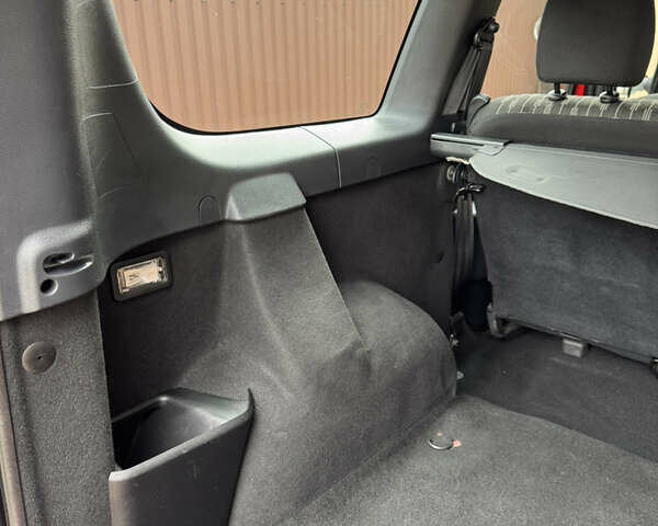 Дачия Logan MCV 2012 в Казатине на Automoto.ua Красный Дачия Logan MCV, объемом двигателя 1.6 л и пробегом 173 тыс. км за 6700 $, фото 38 на Automoto.ua