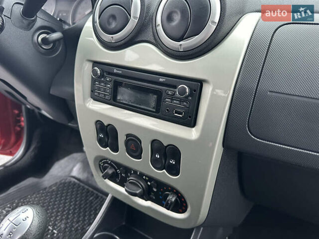 Красный Дачия Logan MCV, объемом двигателя 1.6 л и пробегом 120 тыс. км за 7300 $, фото 49 на Automoto.ua