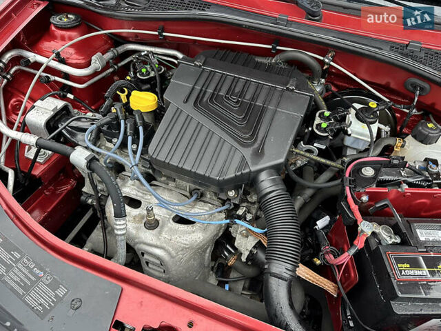 Красный Дачия Logan MCV, объемом двигателя 1.6 л и пробегом 120 тыс. км за 7300 $, фото 55 на Automoto.ua