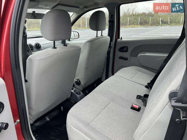 Красный Дачия Logan MCV, объемом двигателя 1.6 л и пробегом 161 тыс. км за 7200 $, фото 12 на Automoto.ua