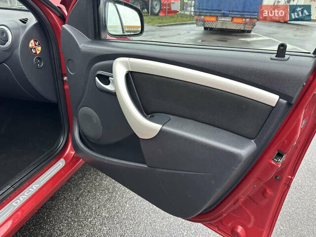 Красный Дачия Logan MCV, объемом двигателя 1.6 л и пробегом 120 тыс. км за 7300 $, фото 46 на Automoto.ua